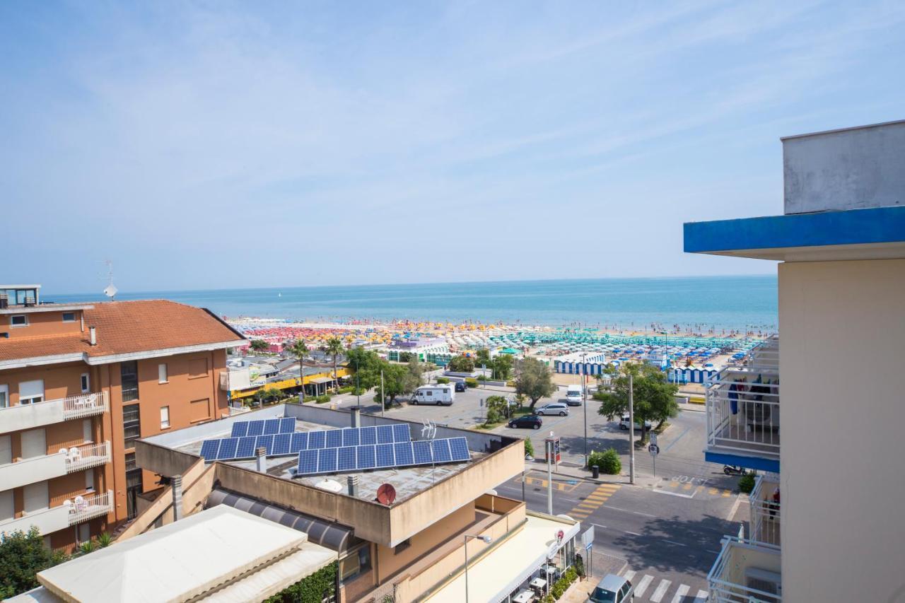 Hotel Alexander Riccione Buitenkant foto