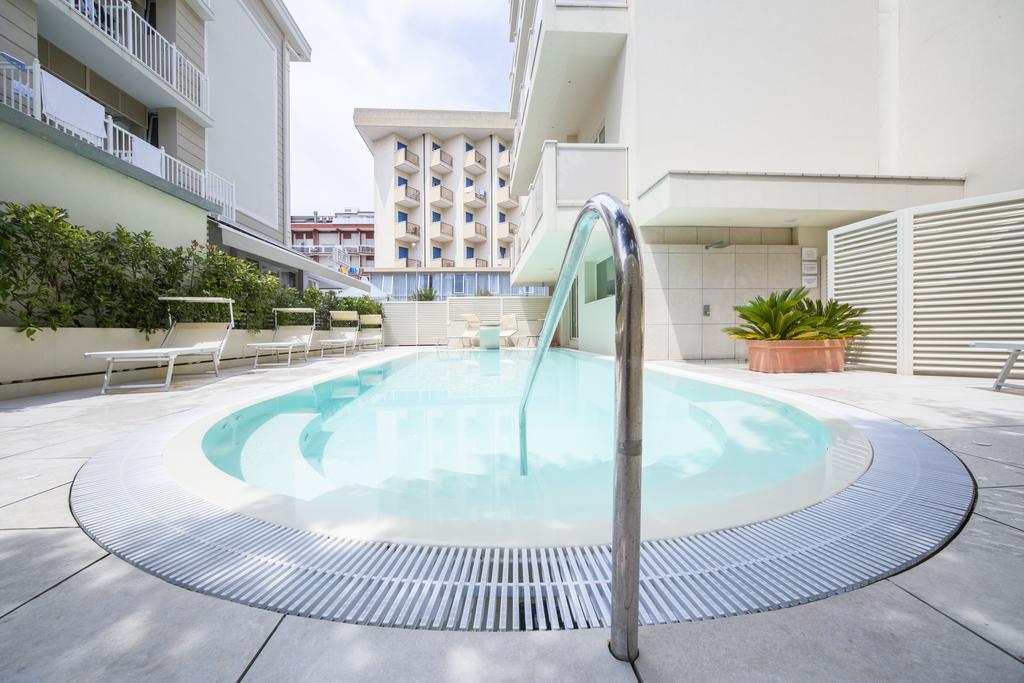 Hotel Alexander Riccione Buitenkant foto