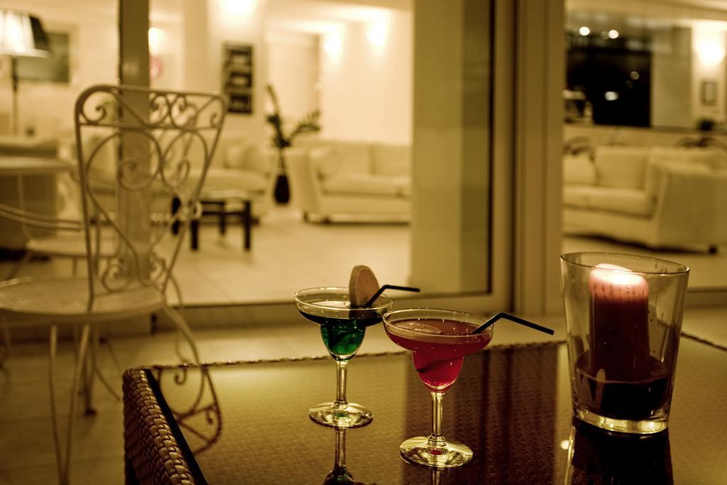 Hotel Alexander Riccione Buitenkant foto