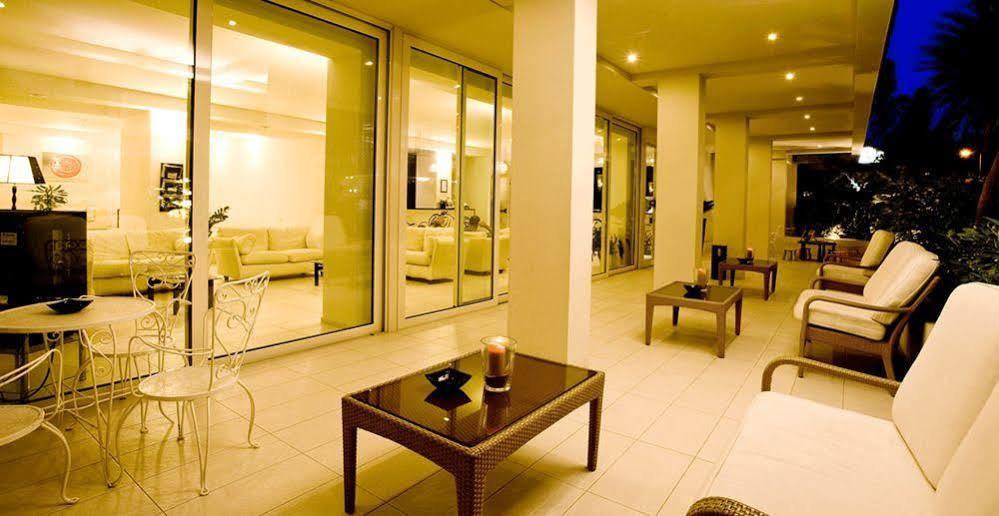 Hotel Alexander Riccione Buitenkant foto